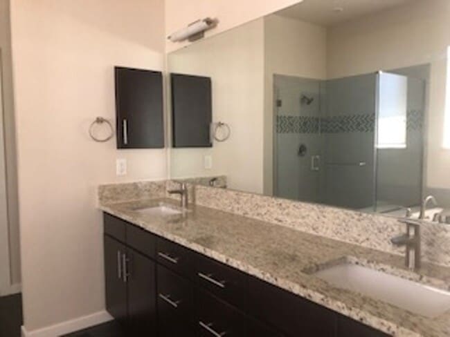 Building Photo - 2381 E Hecla Dr