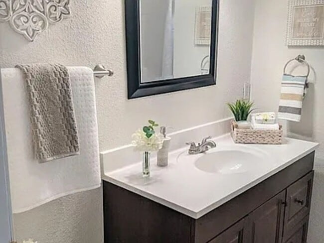 Building Photo - 358 Alpine Dr