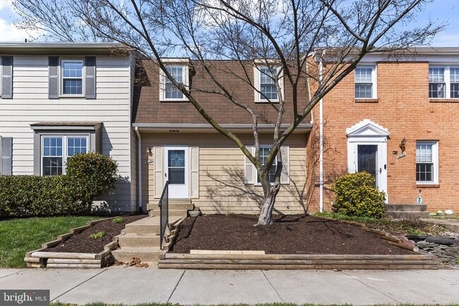 Building Photo - 8234 Stationhouse Ct