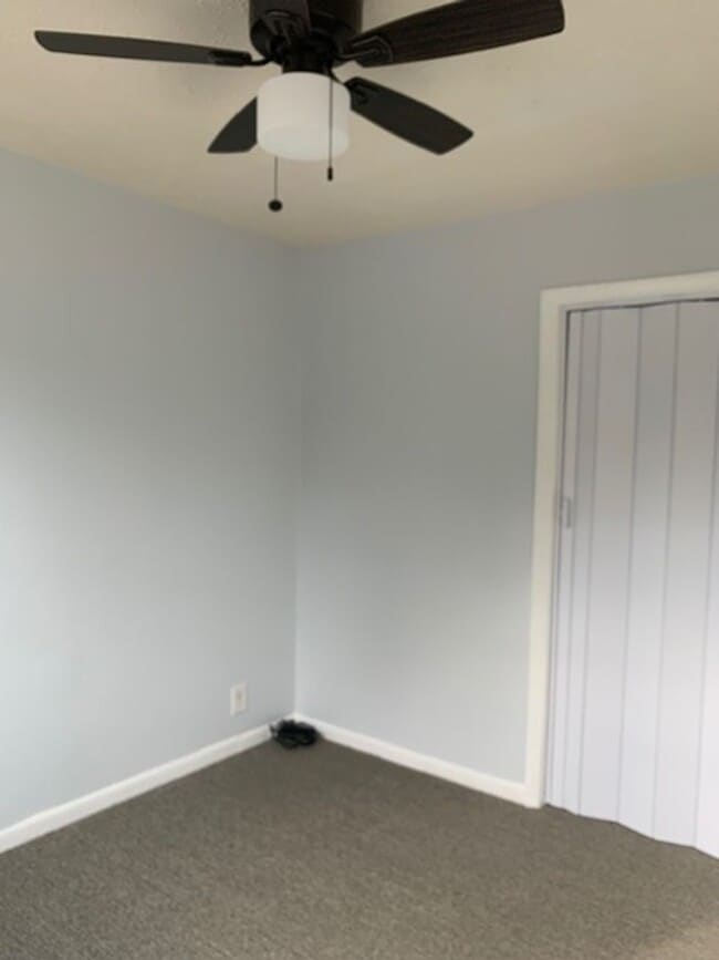 Building Photo - Modern & Traditional with Convenience