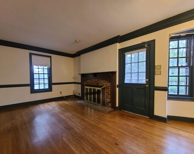 Building Photo - 3 BR, 2.5 BA in Crown Grant