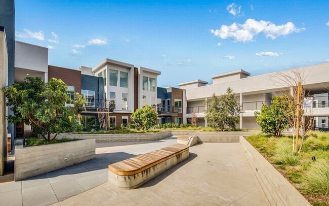 Building Photo - Newly build 3 bedroom South Redondo Townhome