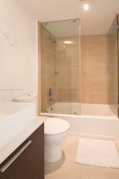 Building Photo - 1627 Brickell Ave