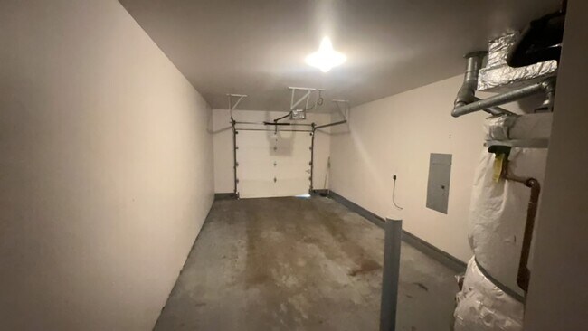 Building Photo - 15325-15327 Berry Valley Rd SE