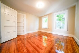 Building Photo - 1824 Blossom