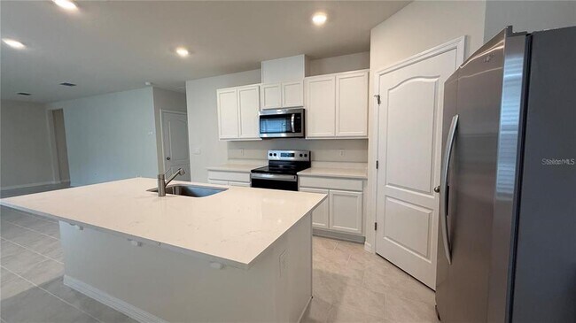 Building Photo - 3314 Pine Lily Ave