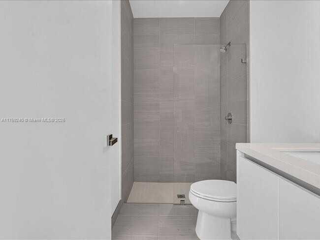 Building Photo - 16644 Botaniko Dr N