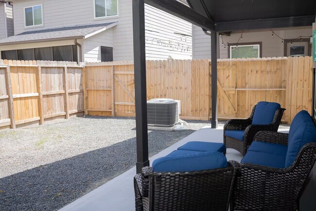 Building Photo - 7925 Brandon St