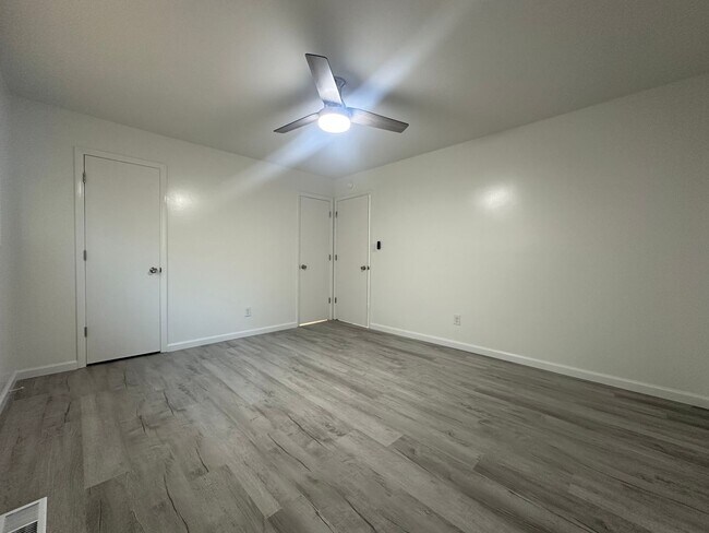 Building Photo - 320 Myrtlewood Cir