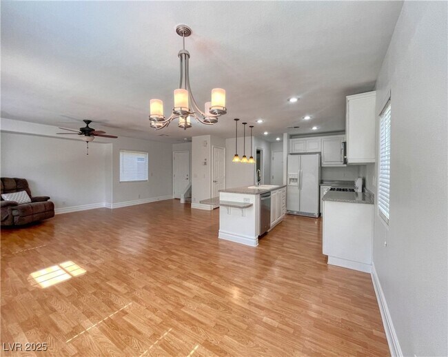 Building Photo - 259 Dogleg Dr