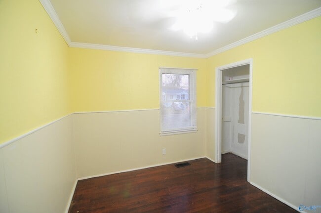 Building Photo - 1702 Truman Dr NE