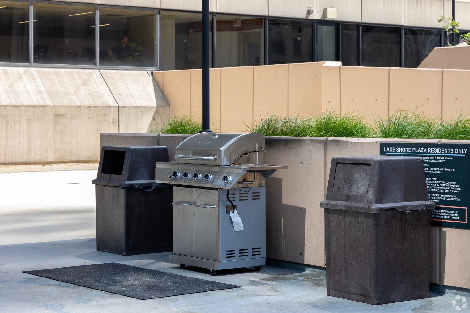 Building Photo - 445 E Ohio St