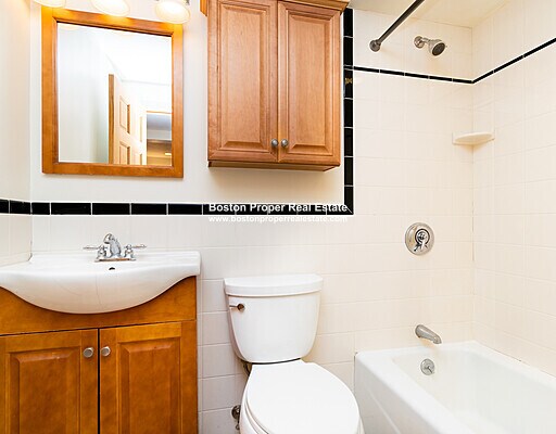 Building Photo - 46 Garden St