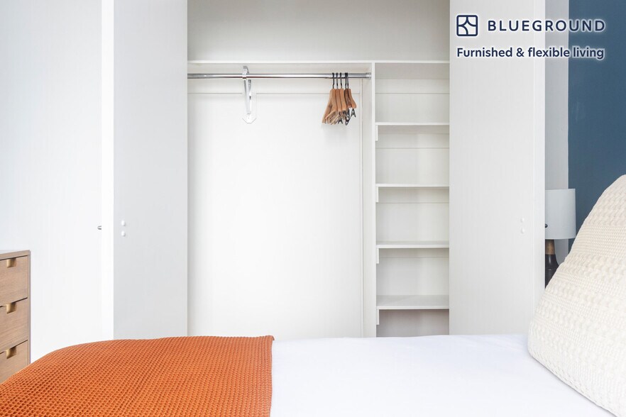 Building Photo - 635 W 42nd St