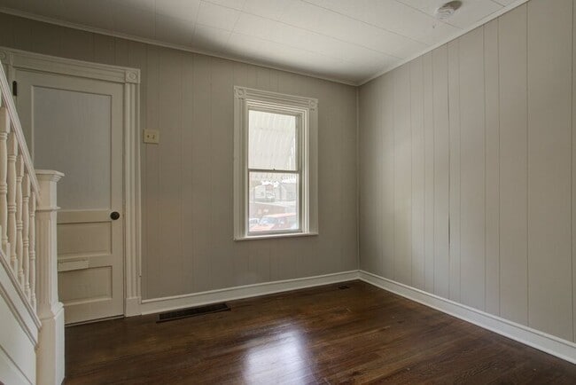 Building Photo - 707 W Vine St