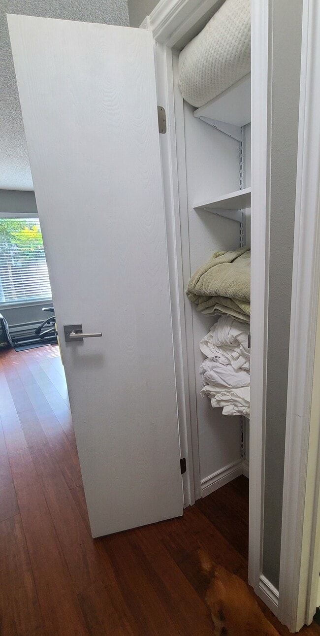 Building Photo - 17430 Ambaum Blvd S