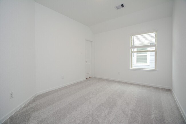 Building Photo - 571 Dry Fork Ln