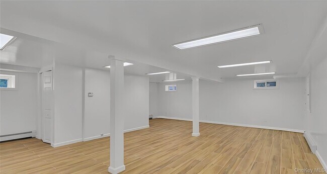 Building Photo - 136 Lee Rd