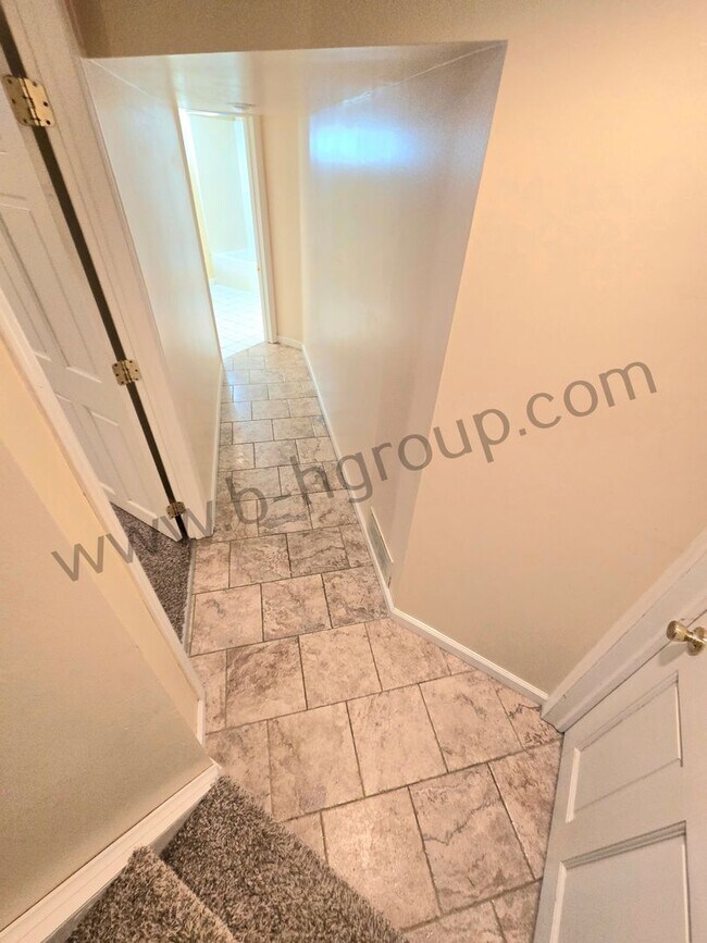 Building Photo - 5412 41st Ave