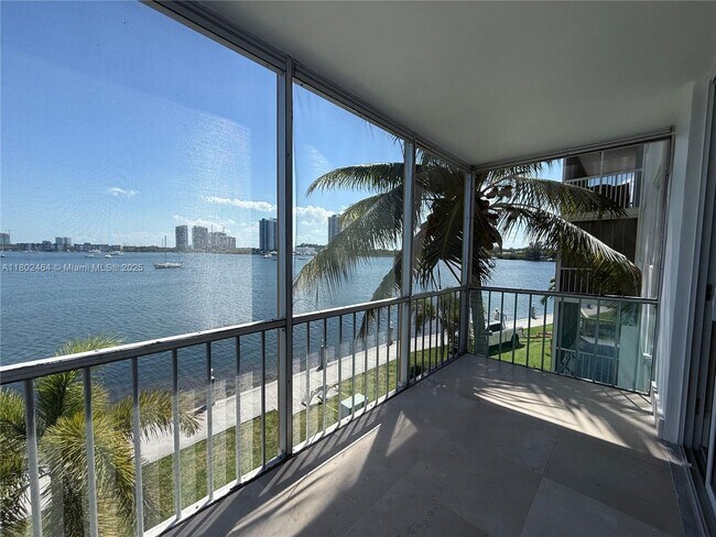 Building Photo - 3000 Marcos Dr