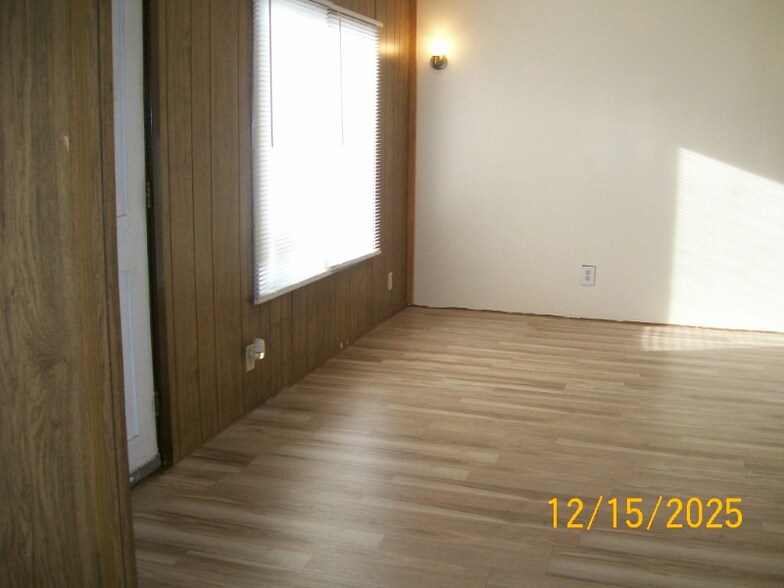Building Photo - 13 Travertine Ln
