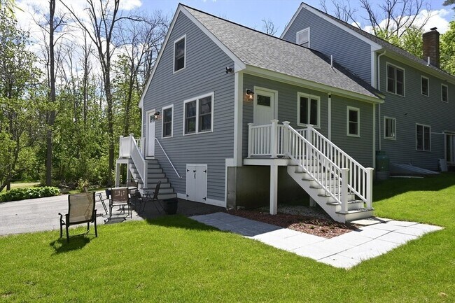 Building Photo - 241 Argilla Rd