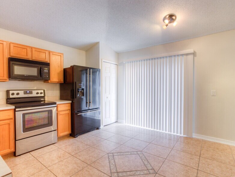 Building Photo - 2850 Afton Cir