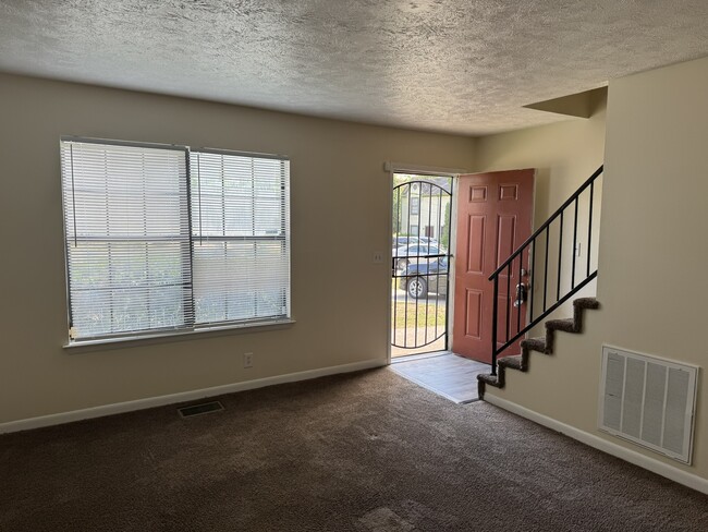 Building Photo - 1308 Ewing Creek Dr