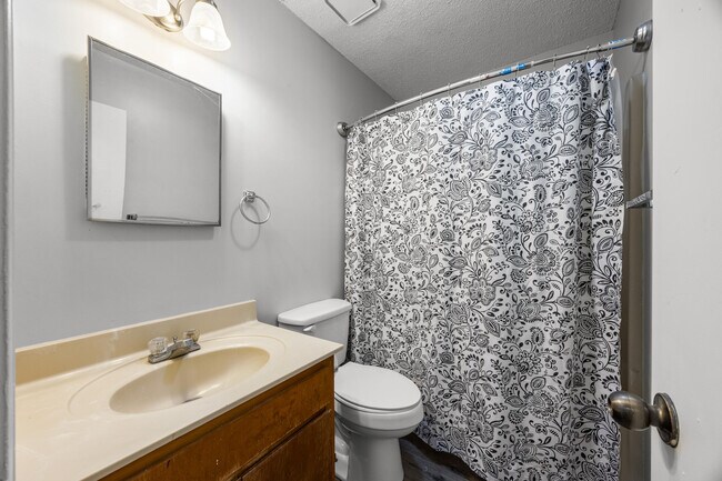 Building Photo - 205 Marquette St