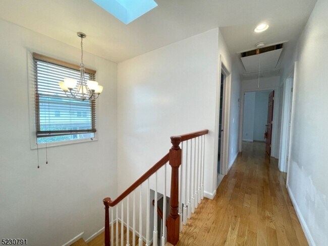 Building Photo - 39 Hillman Dr