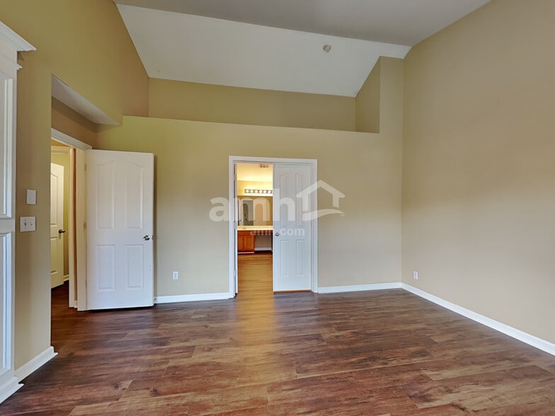 Building Photo - 100 Nut Leaf Ln