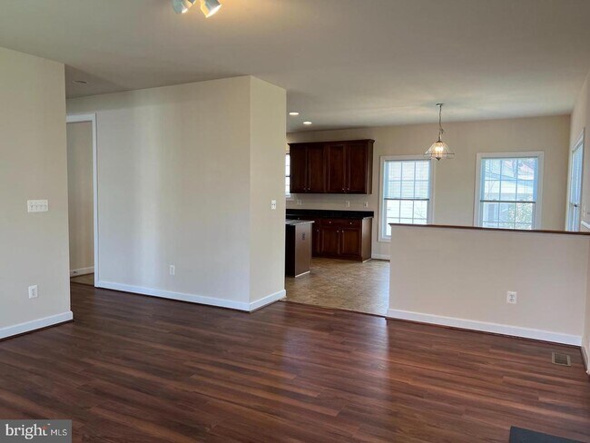 Building Photo - 6930 Westlawn Dr