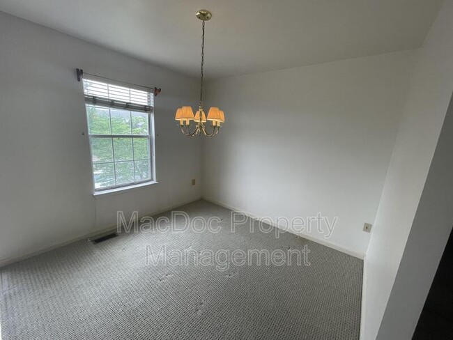 Building Photo - 11303 Kings Crest Ct
