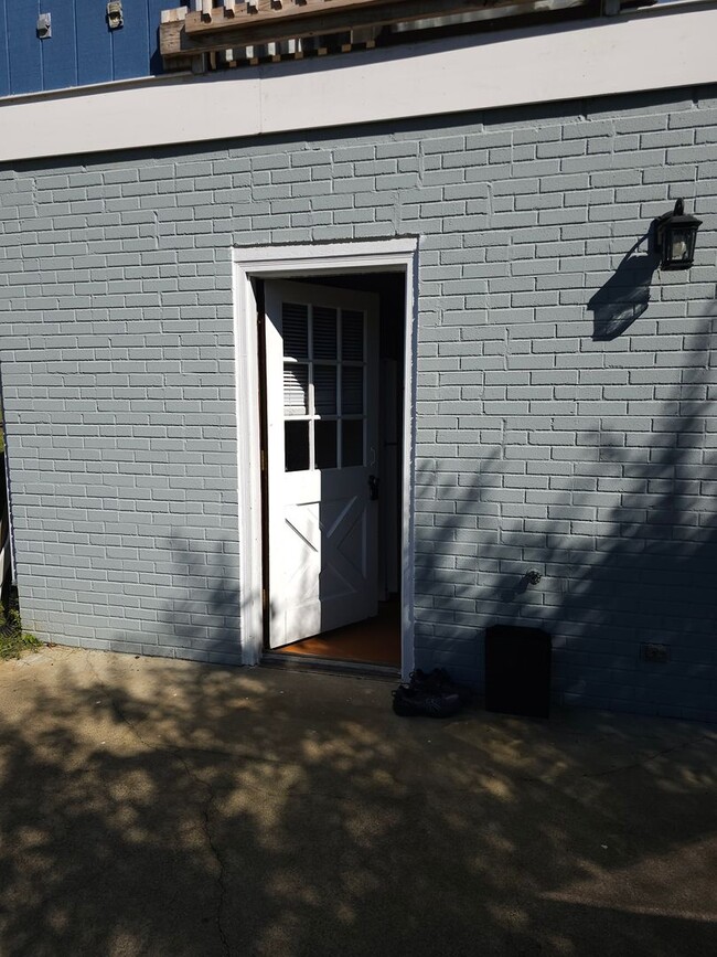 Building Photo - Ruckersville, -1 bedroom/1 bath, Terrace a...