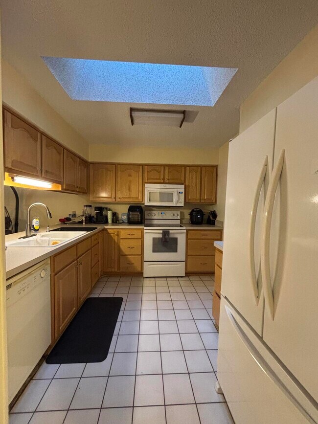 Building Photo - 83 Catamaran Ln