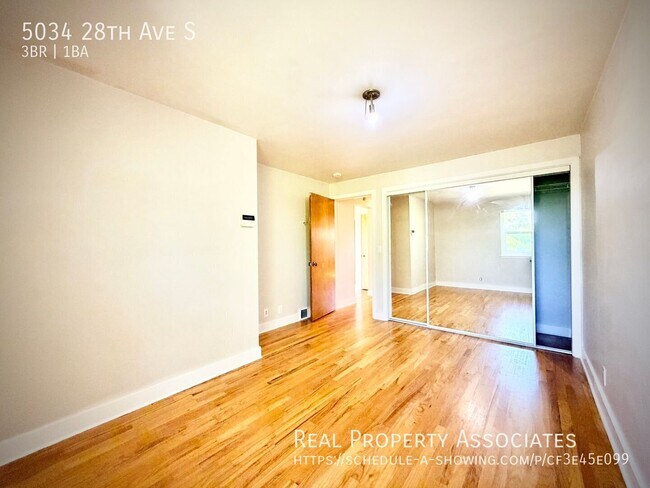 Building Photo - 5034 28th Ave S