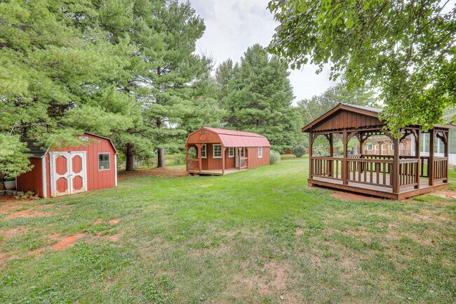 Building Photo - 673 Rampart Ln