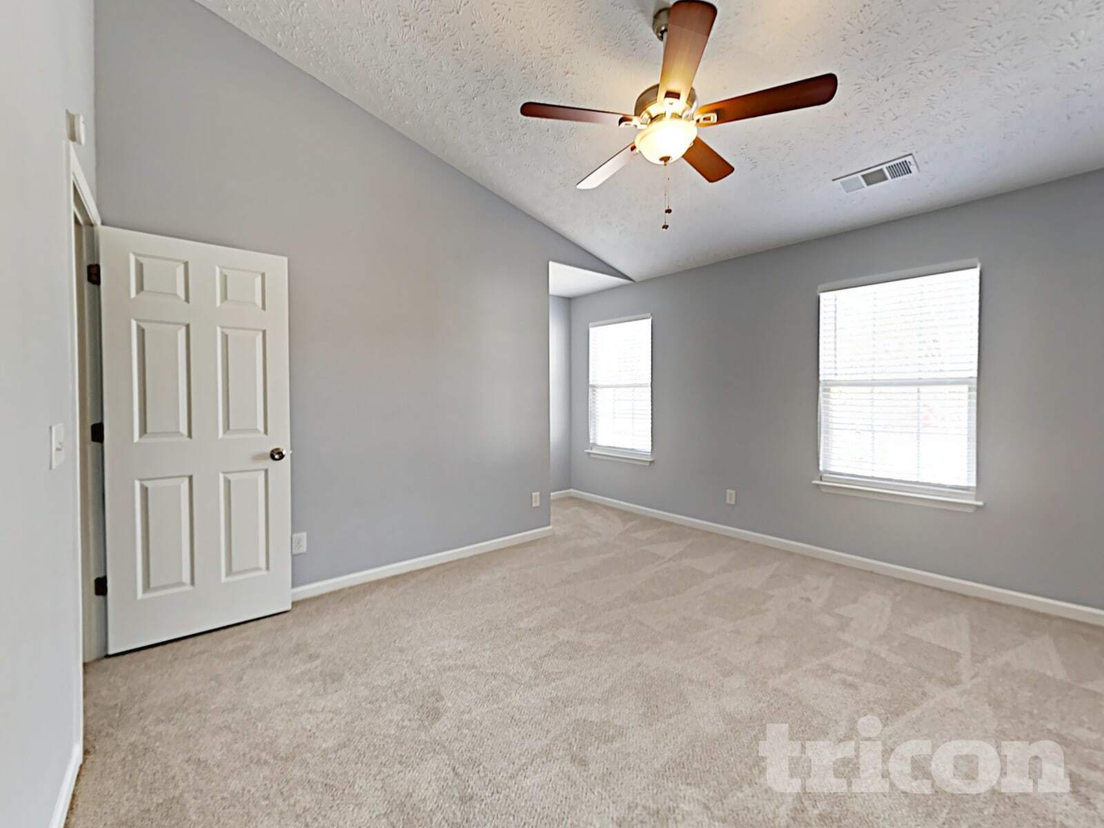 Building Photo - 242 Oak Grove Way