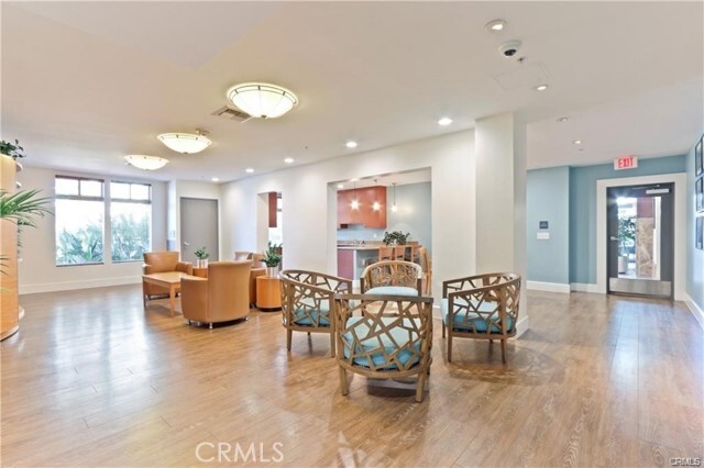 Building Photo - 388 E Ocean Blvd
