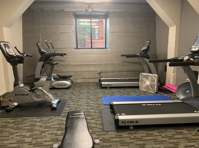 Building Photo - 1524 S Sangamon St