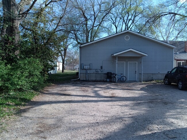 Building Photo - 612 Pierre St