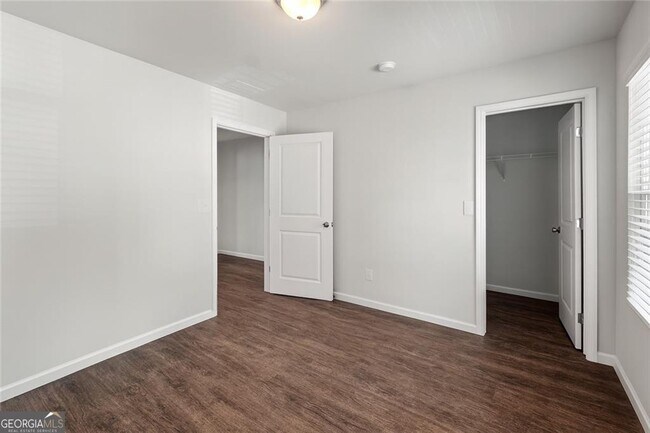 Building Photo - 1139 Lookout Ave NW