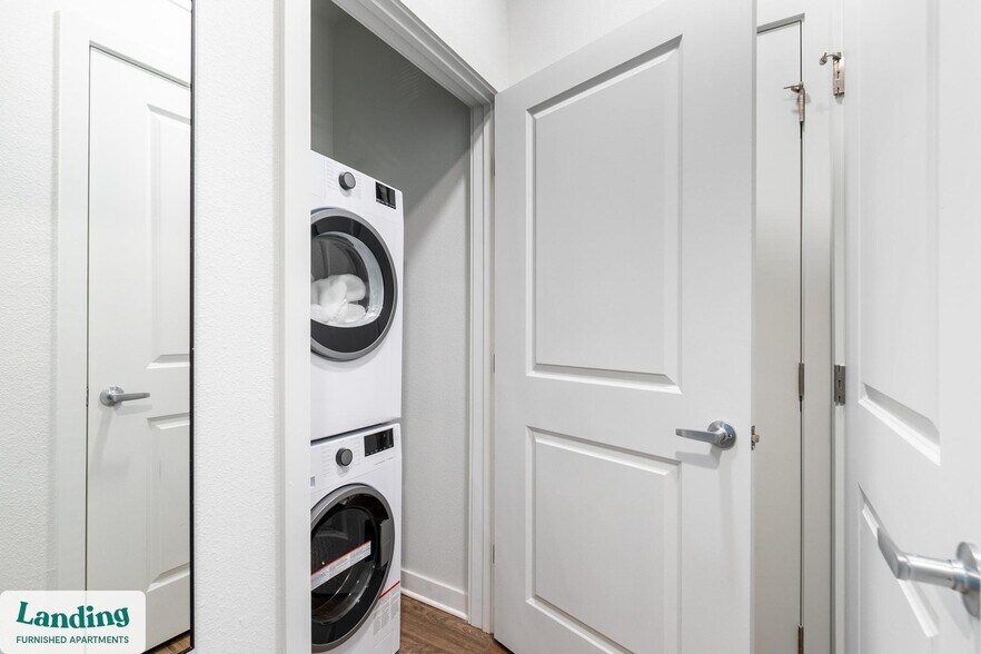 Building Photo - 1225 Utica Dr