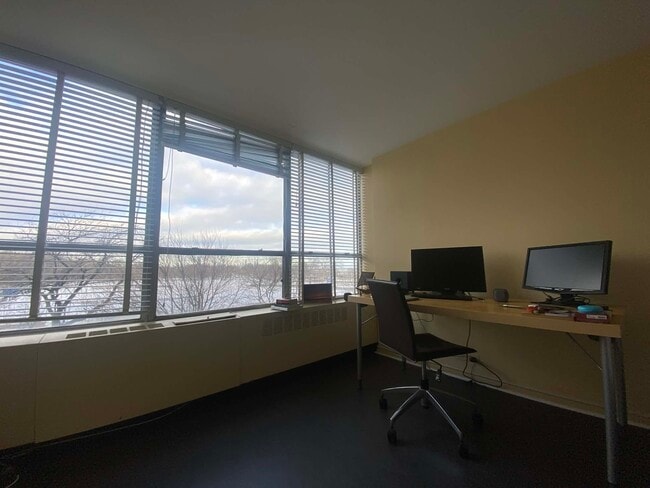 Building Photo - 4800 S Chicago Beach Dr