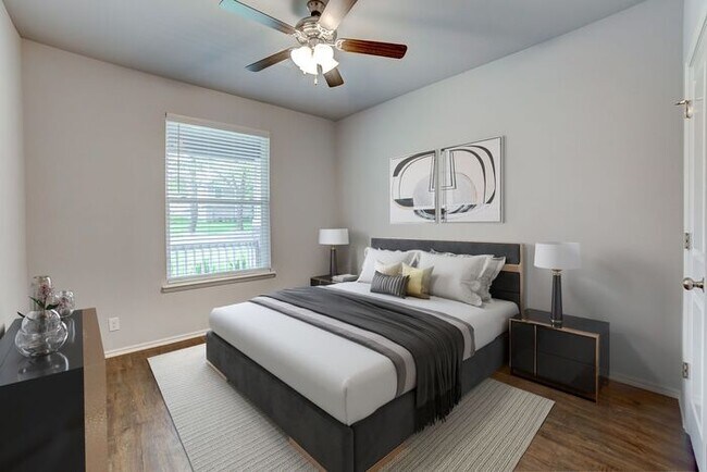 Building Photo - Unique 4/2/2 Near Downtown Tulsa!