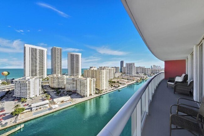 Building Photo - 2602 E Hallandale Beach Blvd