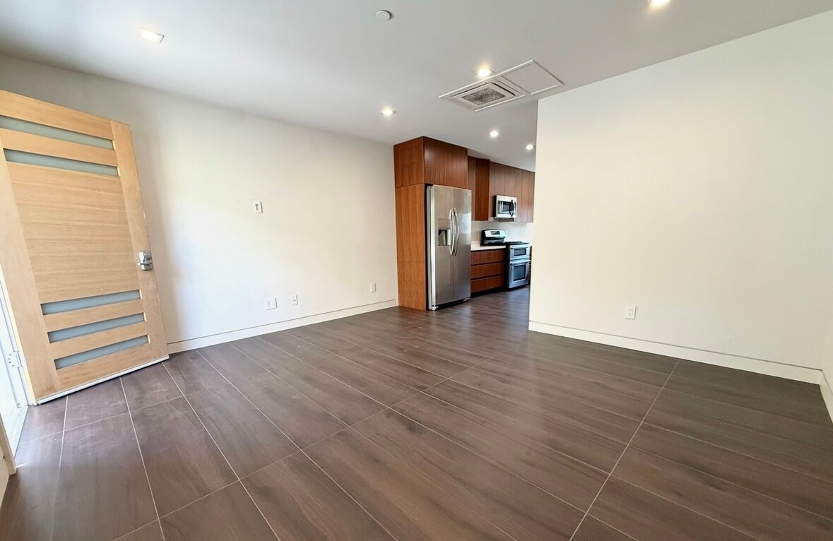 Building Photo - 4063 Huron Ave