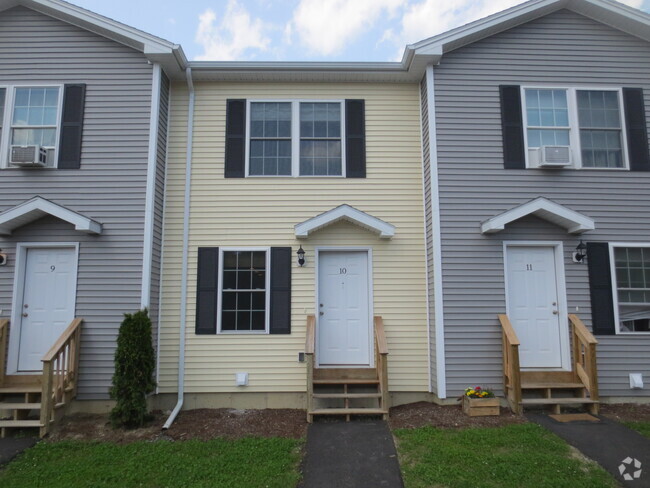 Building Photo - 110 Meadow Ridge Dr