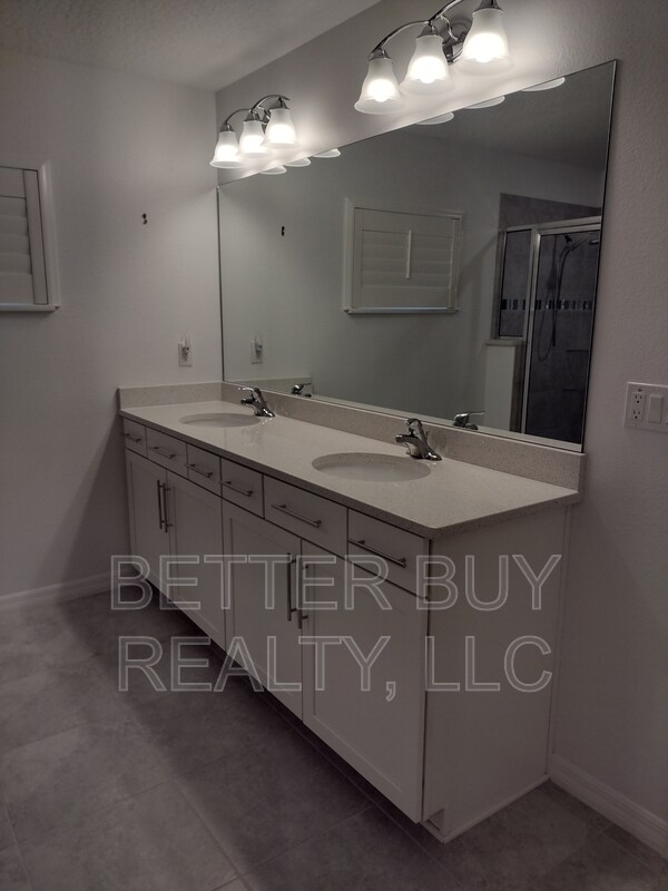 Building Photo - 16 Kalendar Ct