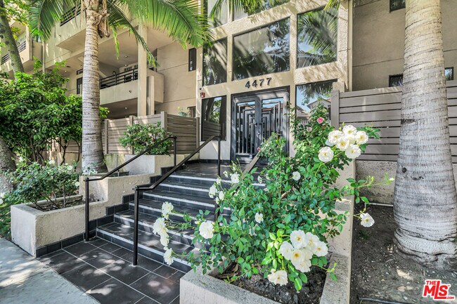 Building Photo - 4477 Woodman Ave